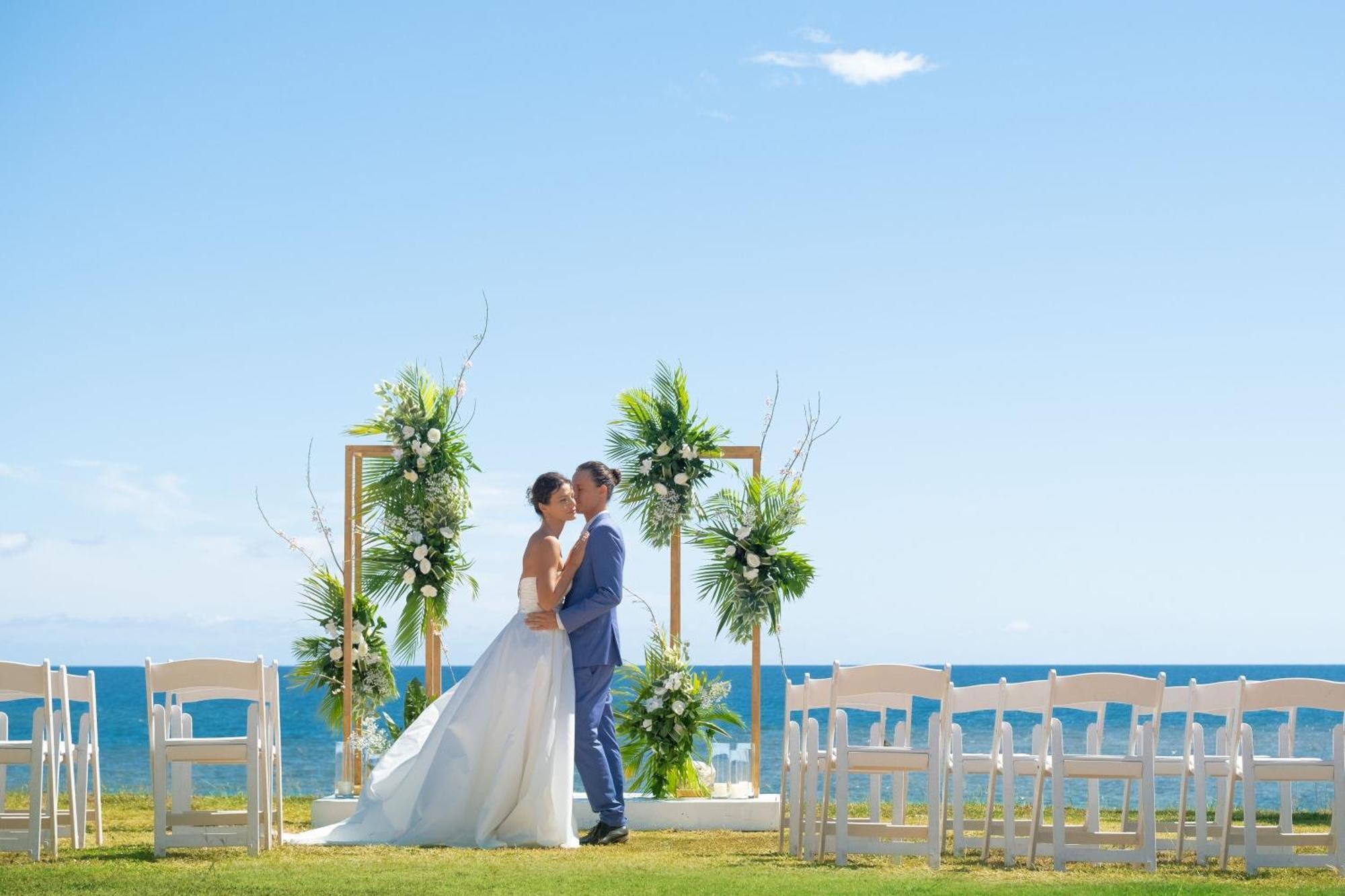 Fiji Marriott Resort Momi Bay Ngoại thất bức ảnh Wedding in Greece