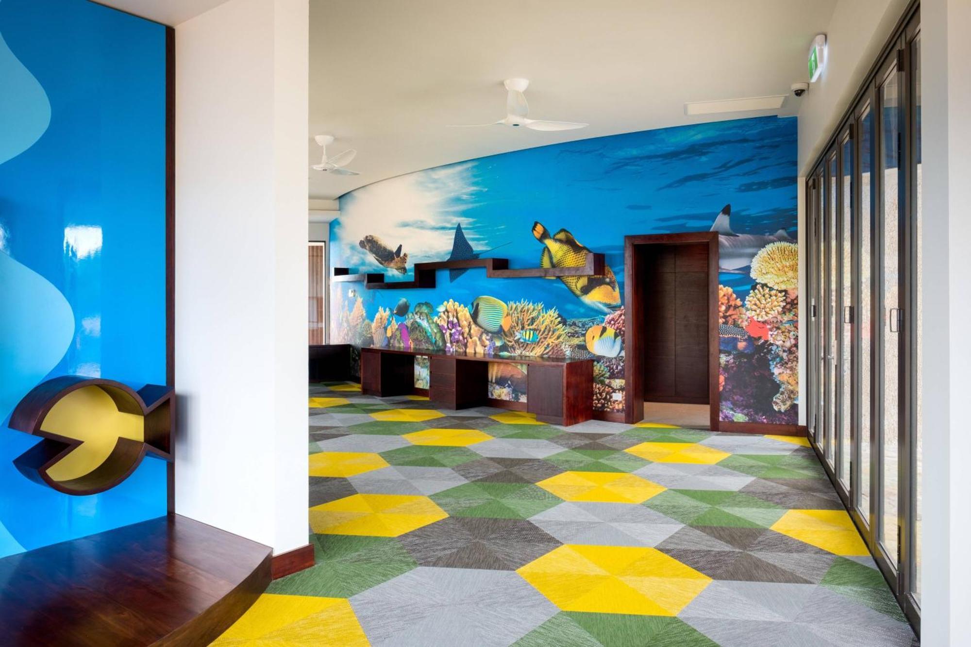 Fiji Marriott Resort Momi Bay Ngoại thất bức ảnh The interior of the library