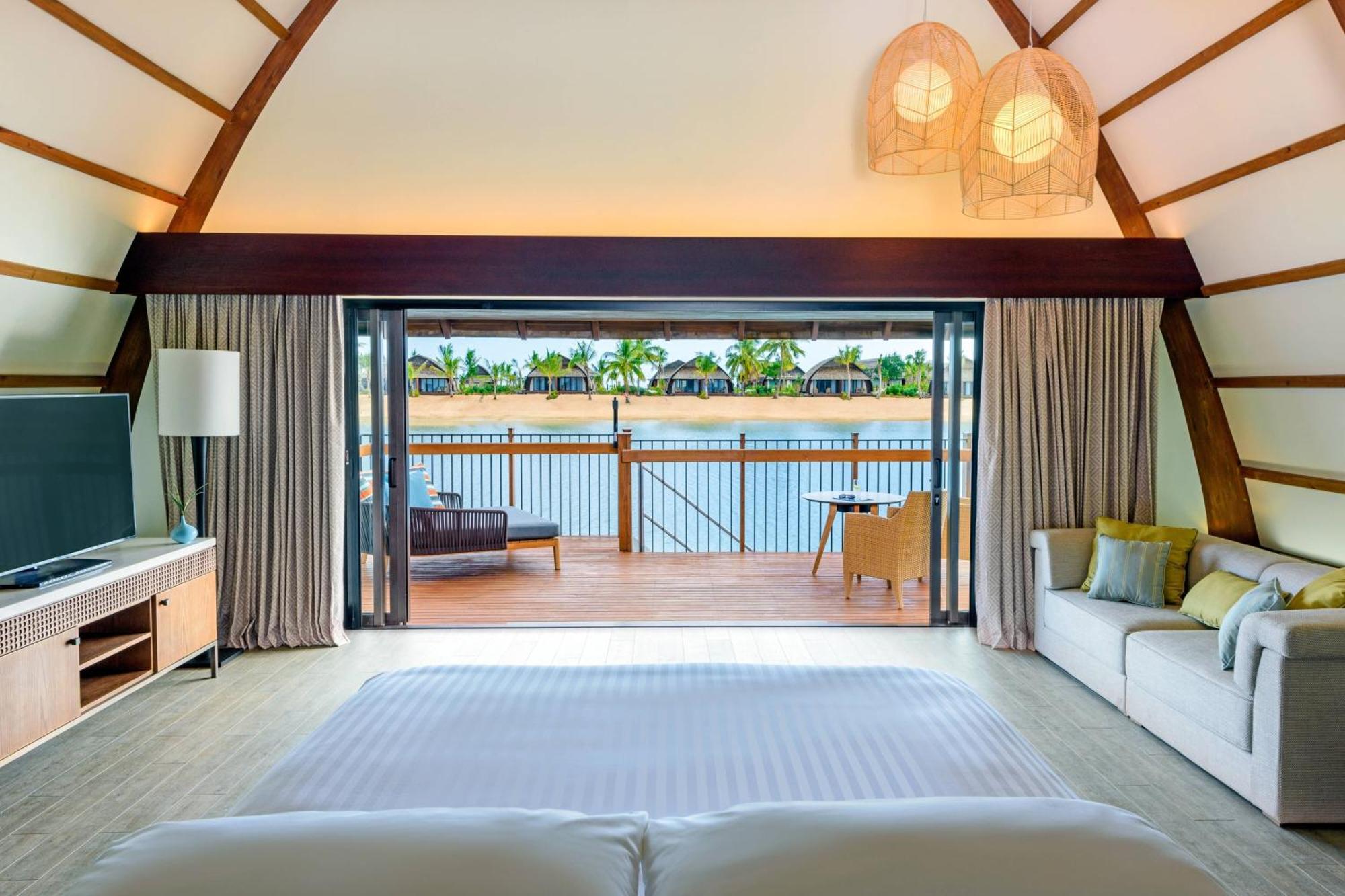 Fiji Marriott Resort Momi Bay Ngoại thất bức ảnh Beachfront Suite