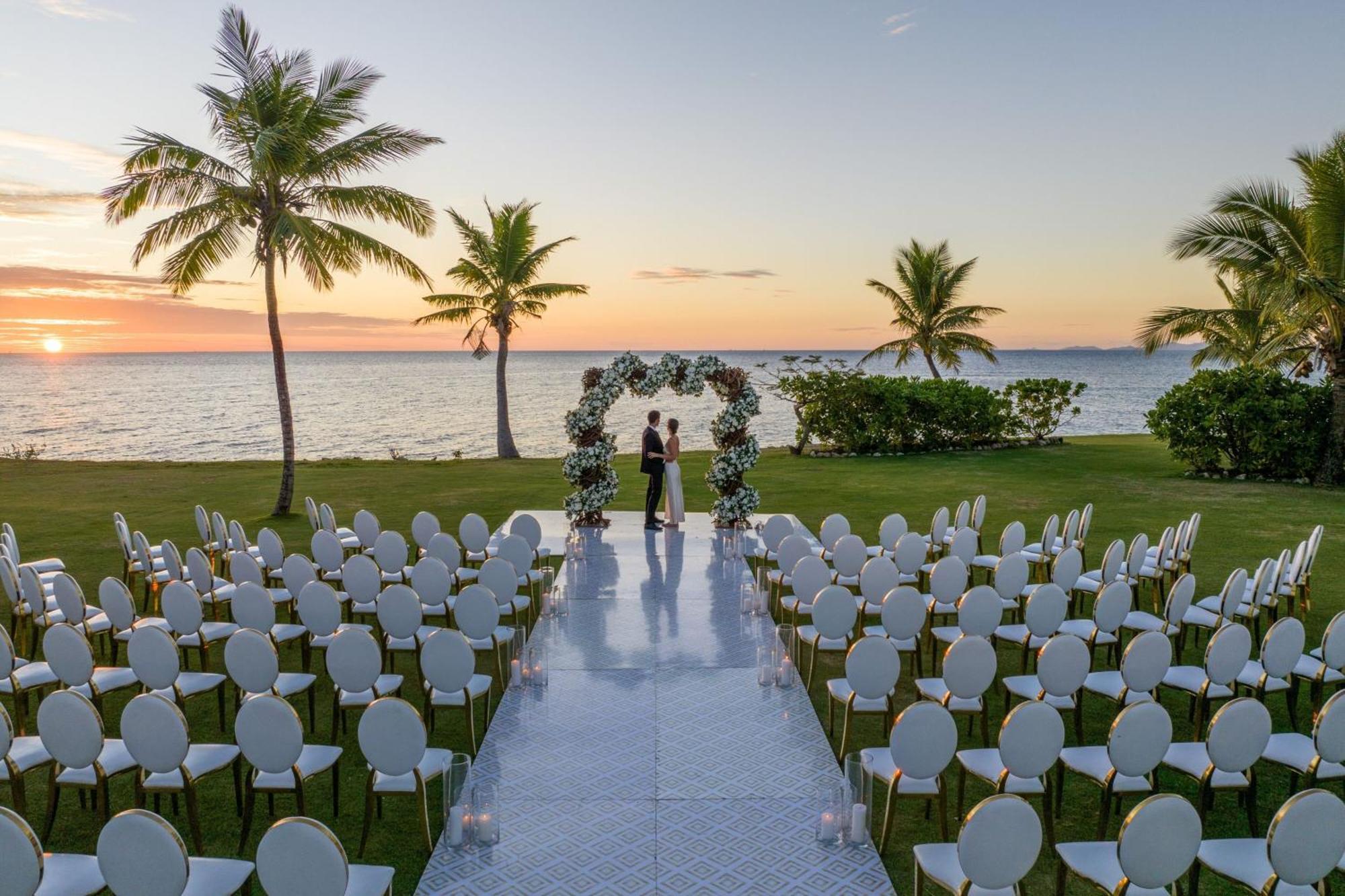 Fiji Marriott Resort Momi Bay Ngoại thất bức ảnh Wedding at the Four Seasons Resort