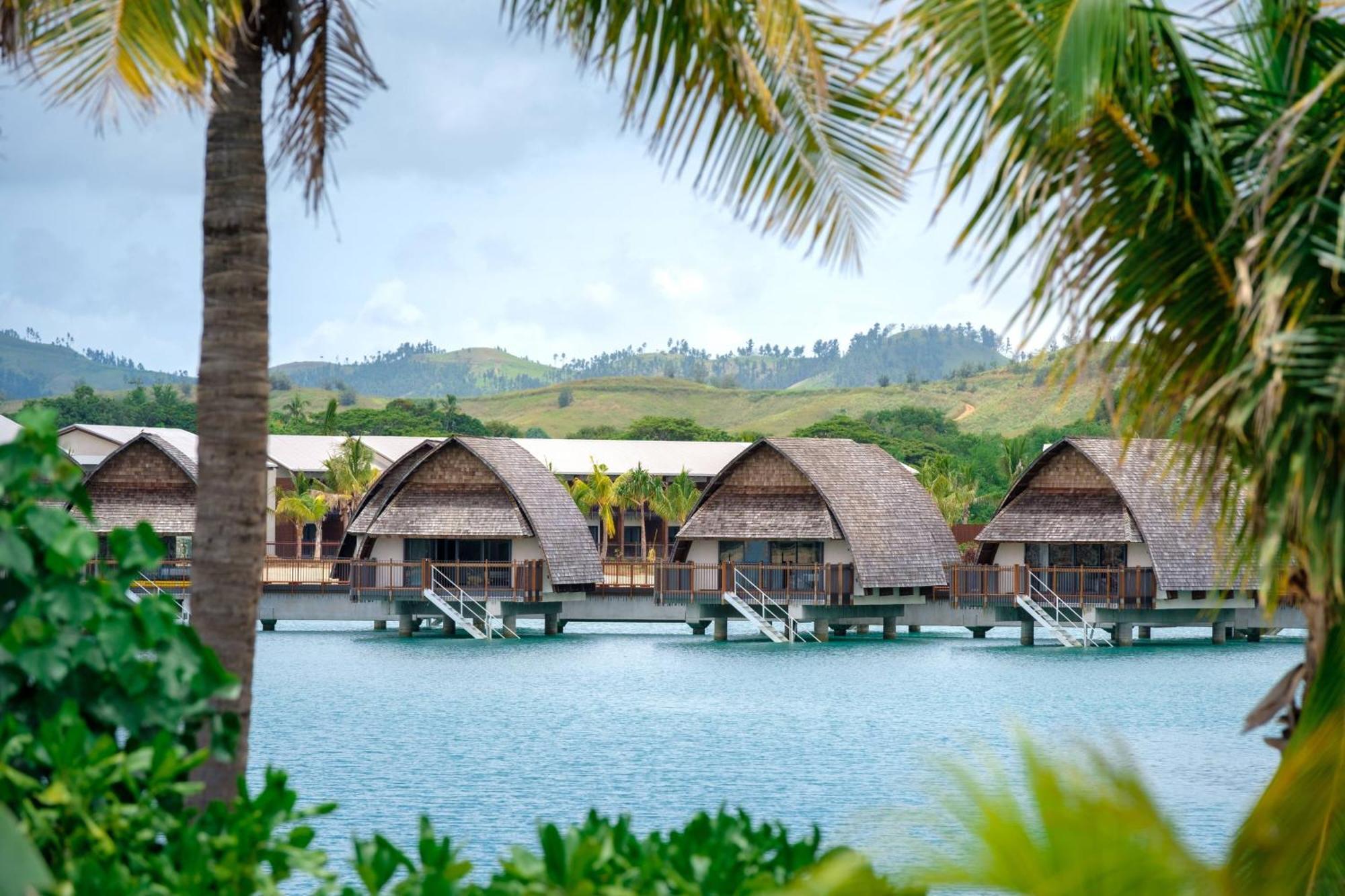 Fiji Marriott Resort Momi Bay Ngoại thất bức ảnh Overwater bungalows